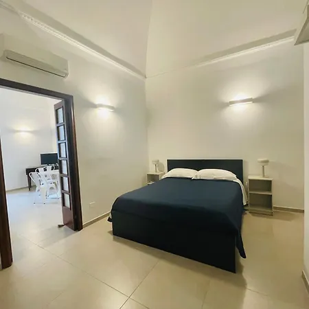 Fico לינה וארוחת בוקר 4*